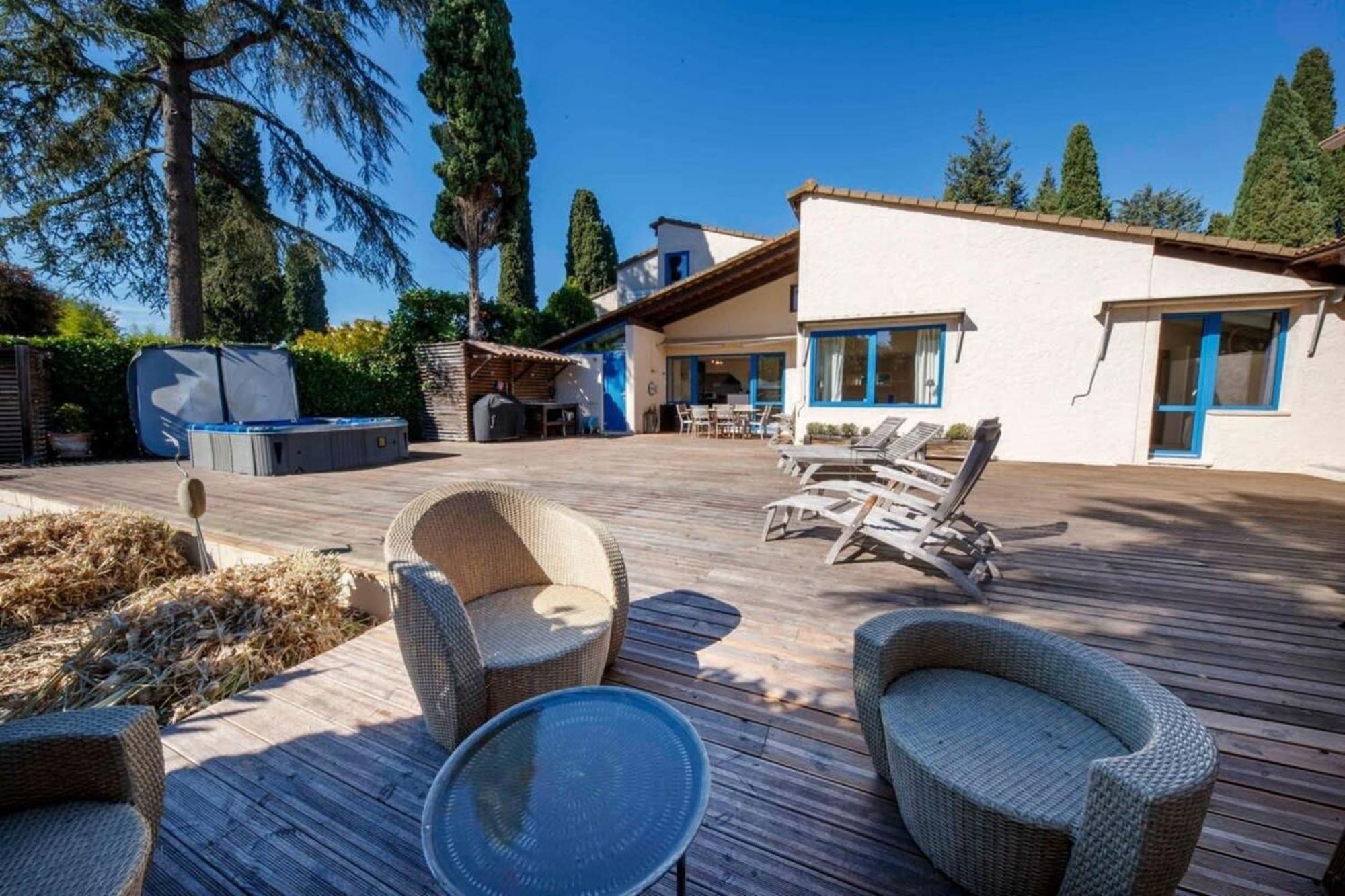06V - Beautiful Villa With Spa Pool And Tennis بيوت المظهر الخارجي الصورة